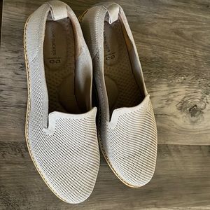 Adam Tucker size 9 medium gray slip on shoes